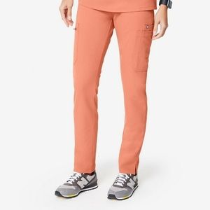 Figs yola regular coral xs